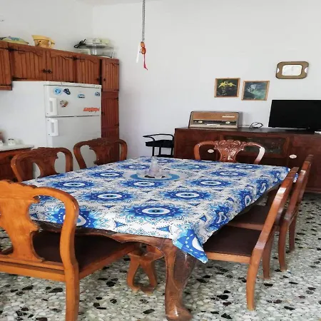 Matina Paros Naousa (Paros)