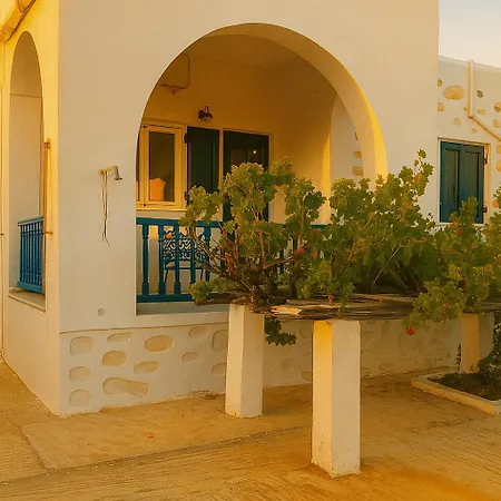 Matina Paros شقة
