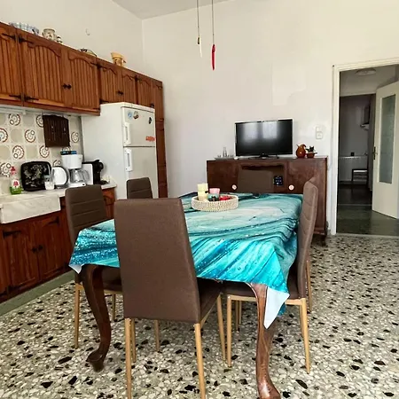 Matina Paros شقة